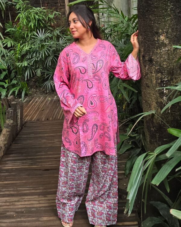Gulabi Grace