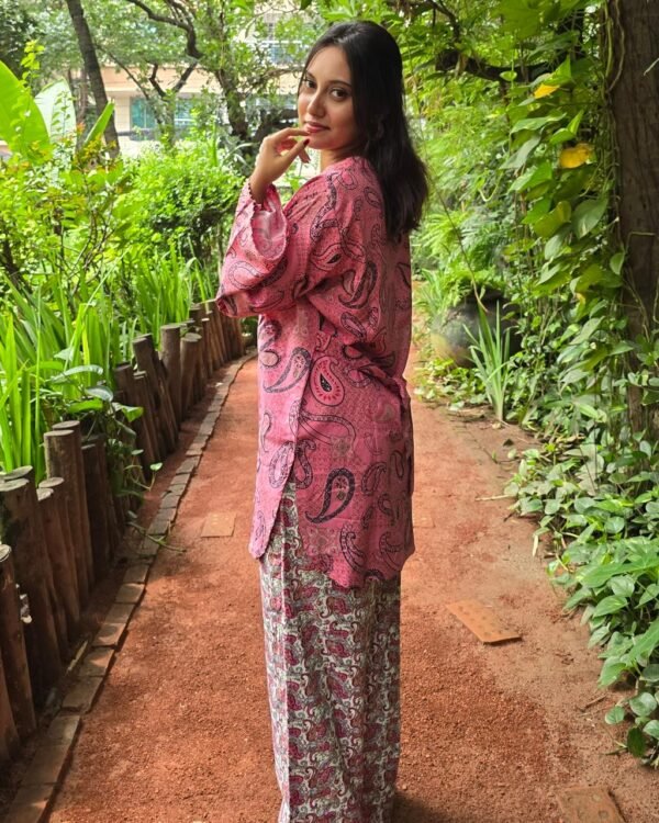 Gulabi Grace