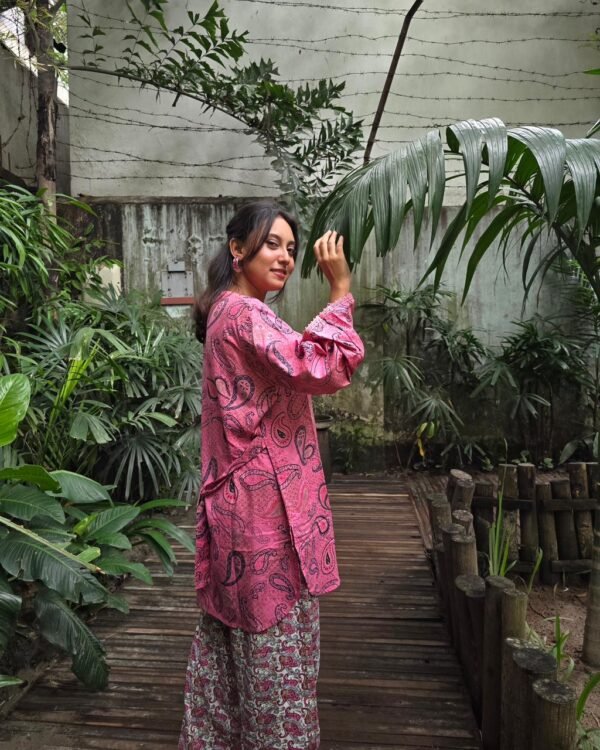 Gulabi Grace