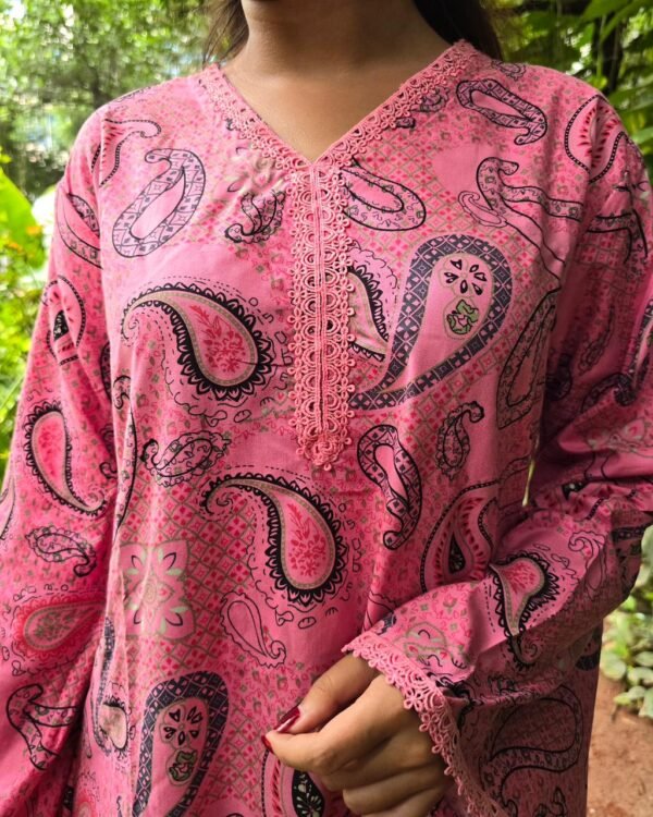Gulabi Grace